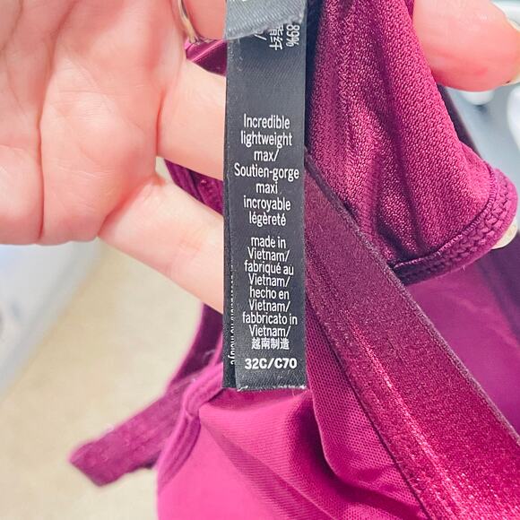 Victoria's Secret Sports Bra Womens 32C Dark Red Strappy Molded Cups Wireless - Picture 12 of 12